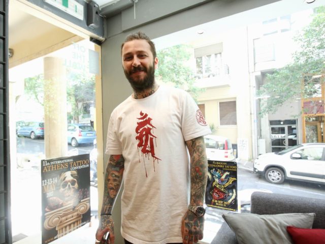 Κυριάκο Μπαλάσκα, take a walk on the Darkside