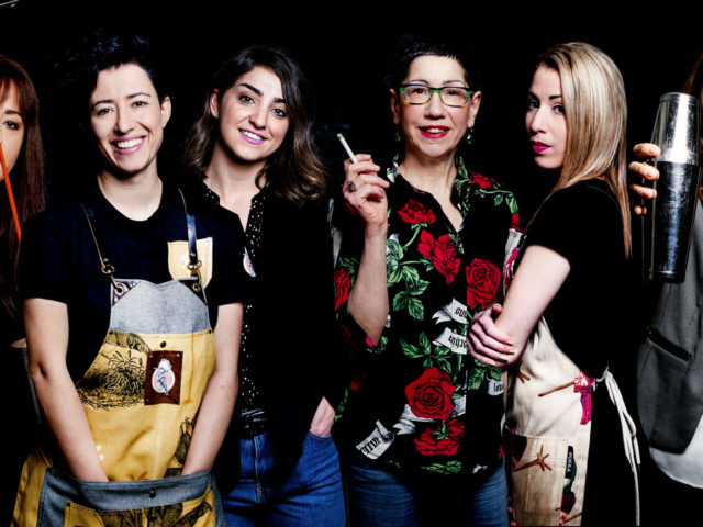 Έξι γυναίκες να τις πιεις στο ποτήρι