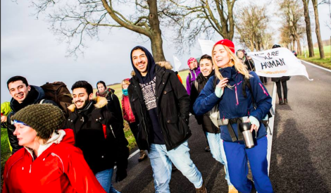 Έφτασε στη Θεσσαλονίκη η πορεία ειρήνης από τη Γερμανία στο Χαλέπι