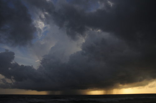 Σρι Λάνκα: Τουλάχιστον 164 είναι οι νεκροί από καταρρακτώδεις βροχές και κατολισθήσεις