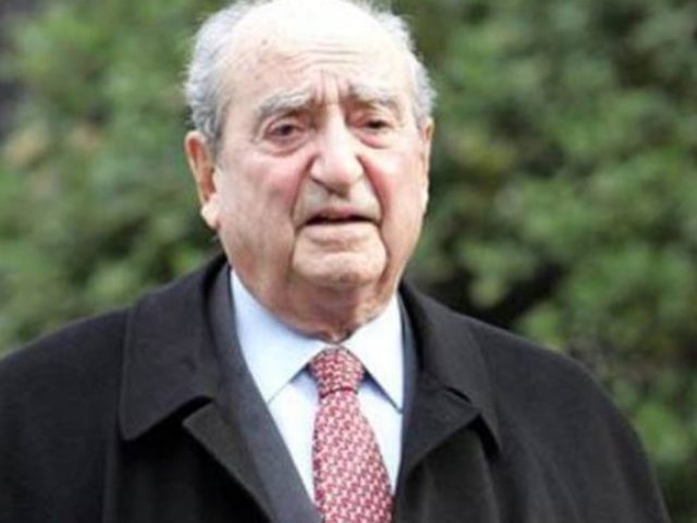 Ένα βιβλίο για τον Κωνσταντίνο Μητσοτάκη που διαβάζεται με ενδιαφέρον αλλά μοιάζει με χαμένη ευκαιρία