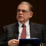 Συνεχίζονται οι έρευνες για το πώς «πέρασε» ο φάκελος που εξερράγη στα χέρια του Λουκά Παπαδήμου