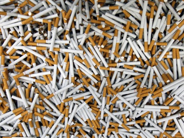 Κατά του ειδικού φόρου κατανάλωσης στα ηλεκτρονικά τσιγάρα η Κομισιόν