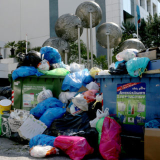 Ξεκίνησε η αποκομιδή των απορριμμάτων, σύμφωνα με τον Δήμο Αθηναίων