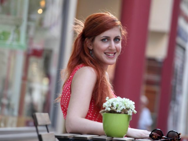 Η Καλλιρόη Παρούση δοκίμασε για πρώτη φορά ούζο ακούγοντας Stones, Παπάζογλου και Λοΐζο