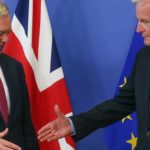 Στις προτεραιότητες και το χρονοδιάγραμμα των διαπραγματεύσεων για το Brexit κατέληξαν ο Μισέλ Μπαρνιέ και ο Ντέιβιντ Ντέιβις