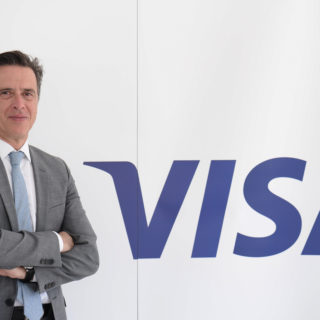 Η Visa προσφέρει για δεύτερη χρονιά 1.000.000 σε 15 ΜΚΟ και μοιράζει χαμόγελα