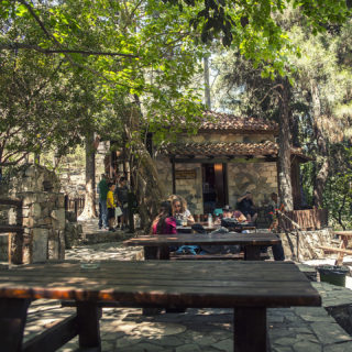 Το αναψυκτήριο της Καλοπούλας είναι μια όαση δροσιάς κοντά στο κέντρο της Αθήνας