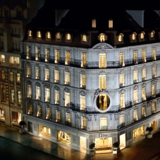 70 χρόνια Christian Dior στο παριζιάνικο Μουσείο Διακοσμητικών Τεχνών