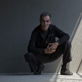 Ο Γιώργος Συμεωνίδης δεν έχει καμία ιδιαίτερη σχέση με τη γειτονιά του