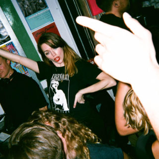 A Threesome on Acid: Το πανηδονιστικό σύμπαν τριών πόλεων για μια βραδιά στην Αθήνα