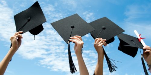 Ένα στα δυο πτυχία στην χώρα μας είναι «άχρηστο» για την αγορά εργασίας