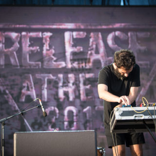 Πειράζει που ο Larry Gus μας άρεσε περισσότερο απ’ όλους στο Release;