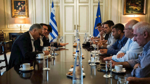 Ολοκληρώθηκε η συνάντηση του Αλ. Τσίπρα με τους εκπροσώπους της ΠΟΕ-ΟΤΑ