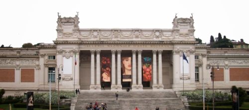 Ρώμη: Εντυπωσιακή προσέλευση κοινού στην έκθεση του Γιώργου Δρίβα