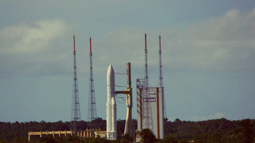 Με ελληνική και κυπριακή σημαία θα εκτοξευτεί ο HELLAS SAT 3 τα μεσάνυχτα