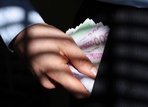 Γαλλία: 27χρονος έκλεψε 70χρονη και…της επέστρεψε τα χρήματα