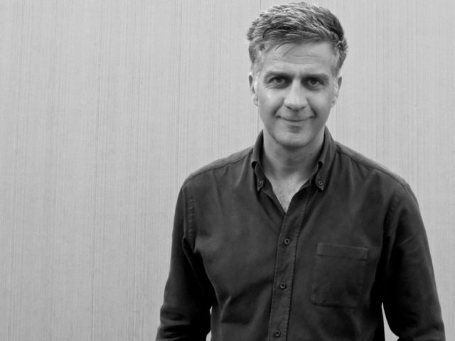 Ρόμουαλντ Κάρμακαρ: «Για τα κοινά ενδιαφέρεται μόνο όποιος νιώθει ότι απειλείται η τσέπη του»