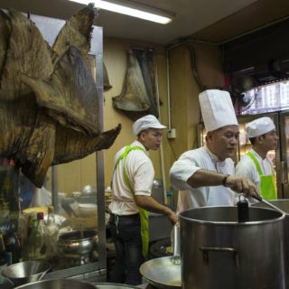 Αυτή η σούπα ευθύνεται για το βασανιστικό θάνατο 73 εκατομμυρίων καρχαριών το χρόνο