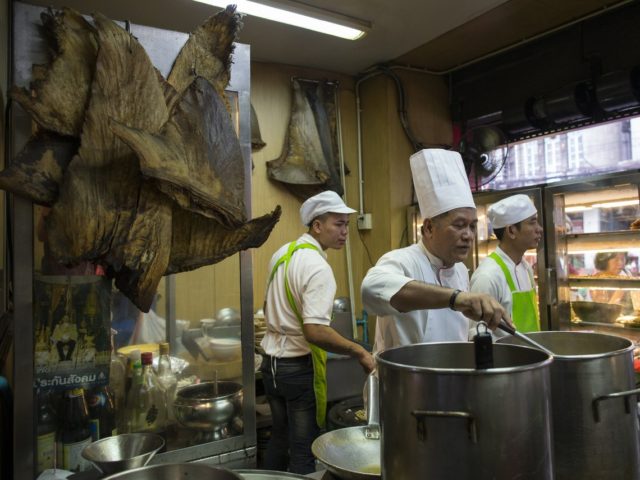 Αυτή η σούπα ευθύνεται για το βασανιστικό θάνατο 73 εκατομμυρίων καρχαριών το χρόνο