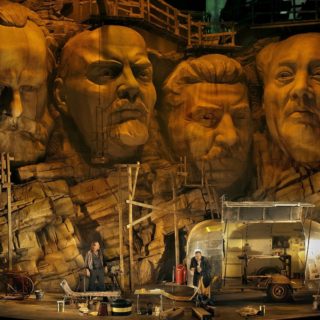 Ο John Lundgren  και ο  Andreas Conrad κατά τη διάρκεια μιας πρόβα της όπερας του Wagner «Siegfried»