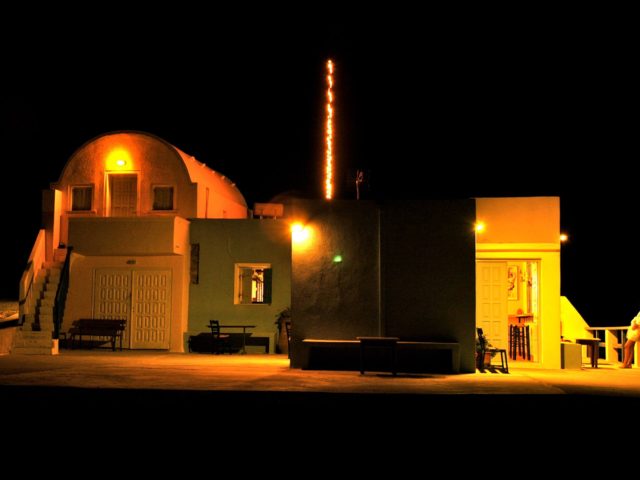 «Κάποτε εκεί μάντρωναν τα ζώα, τώρα μαντρώνουν τσι ανθρώποι»