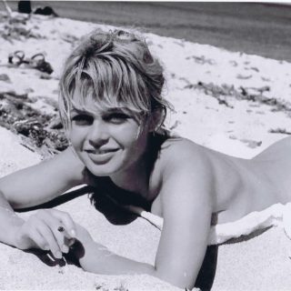 Το νέο βιβλίο της Μπριζίτ Μπαρντό είναι η παρακαταθήκη της για τα ζώα