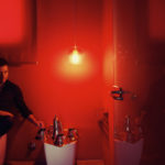 Η έκθεση “no Man is an island” φέρνει χειροποίητα έπιπλα και αντικείμενα στην Πάρο