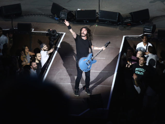 Foo Fighters – Concrete And Gold