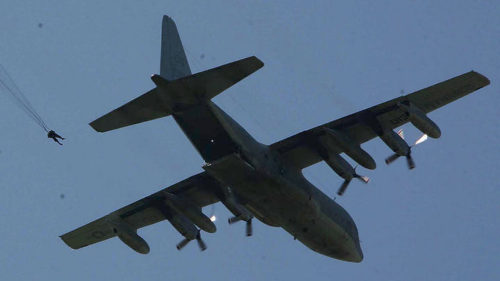 Πτώση αμερικανικού μεταγωγικού αεροσκάφους με 16 νεκρούς