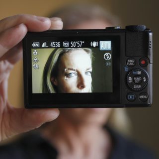 Δανάη Στράτου: «Δε Βλέπω Άλλη Λύση Από Το Να Πάρουμε Το Μέλλον Στα Χέρια Μας»