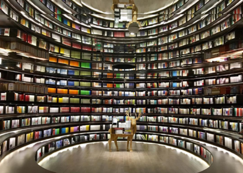 Δείτε τον εκπληκτικό κινεζικό παράδεισο βιβλίων που μοιάζει με ατέλειωτο τούνελ