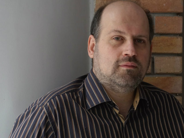 O Anastazios «παίζει» μουσικά την ποίηση του Ναπολέοντα Λαπαθιώτη