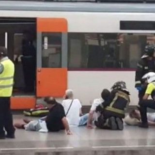 Βαρκελώνη: 54 άνθρωποι τραυματίστηκαν σε σιδηροδρομικό ατύχημα
