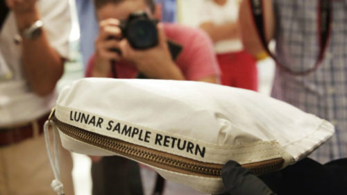 Ο σάκος με τον οποίο ο Άρμστρονγκ έφερε δείγμα σεληνιακής σκόνης αξίζει εκατομμύρια