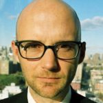 Ο Moby πουλάει την τεράστια συλλογή των δίσκων του για φιλανθρωπικό σκοπό