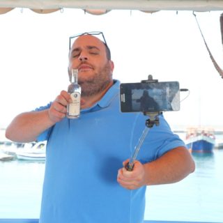 Πάμε για Πλωμάρι, Επεισόδιο 5: Η ΕξαFÙNNYση των Μεζέδων