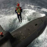 Ο Μακρόν κατέβηκε με σχοινί από ελικόπτερο σε πυρηνικό υποβρύχιο