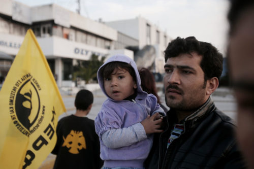 Η εφημερίδα των προσφύγων «Αποδημητικά Πουλιά», διερωτάται: Ποιος θα νοιαστεί για το Αφγανιστάν;