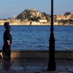 Κέρκυρα: Ποιος διώχνει τους φοιτητές από το νησί;