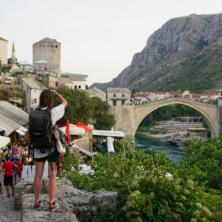 Εδώ Είναι Βαλκάνια... Και Τα Γυρνάς Με Ωτοστόπ!