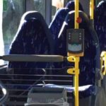 Νορβηγία: Ακροδεξιό κίνημα «μπέρδεψε» άδεια καθίσματα για γυναίκες με μπούρκα