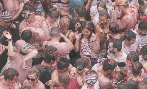 Ισπανία: Ένα ξεχωριστό φεστιβάλ με «ντοματοπόλεμο»