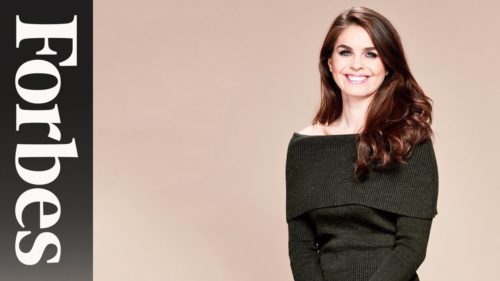 28χρονη πρώην μοντέλο κι έμπιστη βοηθός του Ντόναλντ Τραμπ ανέλαβε τα ηνία της επικοινωνιακής πολιτικής του Λευκού Οίκου