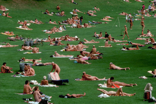 Πάρκο αποκλειστικά για γυμνιστές στο Παρίσι