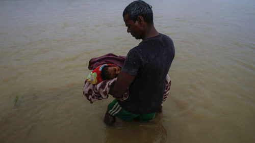 Ινδία-Νεπάλ-Μπανγκλαντές: Τουλάχιστον 165 νεκροί από πλημμύρες