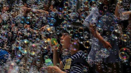 Ένας κόσμος «φούσκα» από τον Ιάπωνα Shinji Ohmaki