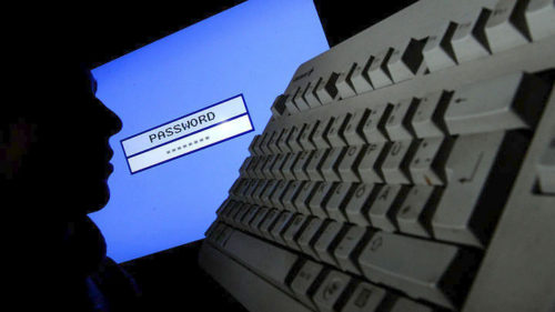 Τουλάχιστον 711 εκατομμύρια διευθύνσεις email στα χέρια χάκερ