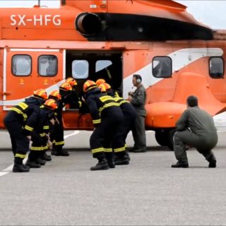 Ένας νεκρός από την φωτιά που ξέσπασε σε εργοστάσιο στην Μάνδρα