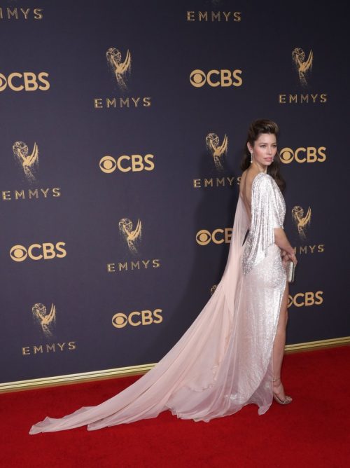 Το εντυπωσιακό κόκκινο χαλί των βραβείων Emmy